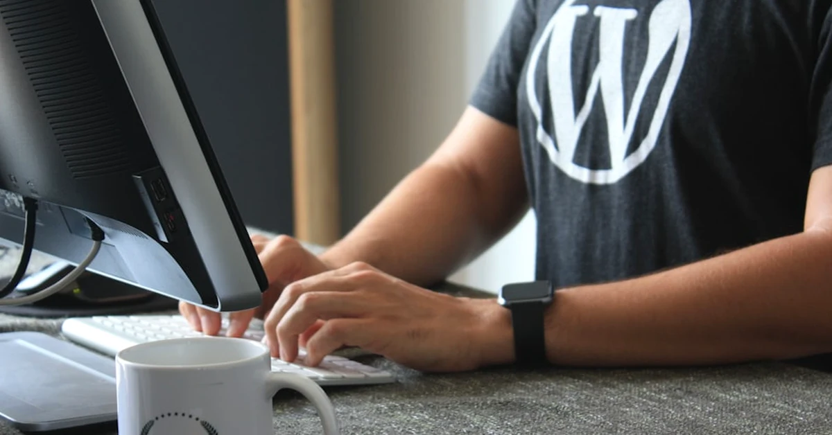 El error de autoactualizar WooCommerce en producción