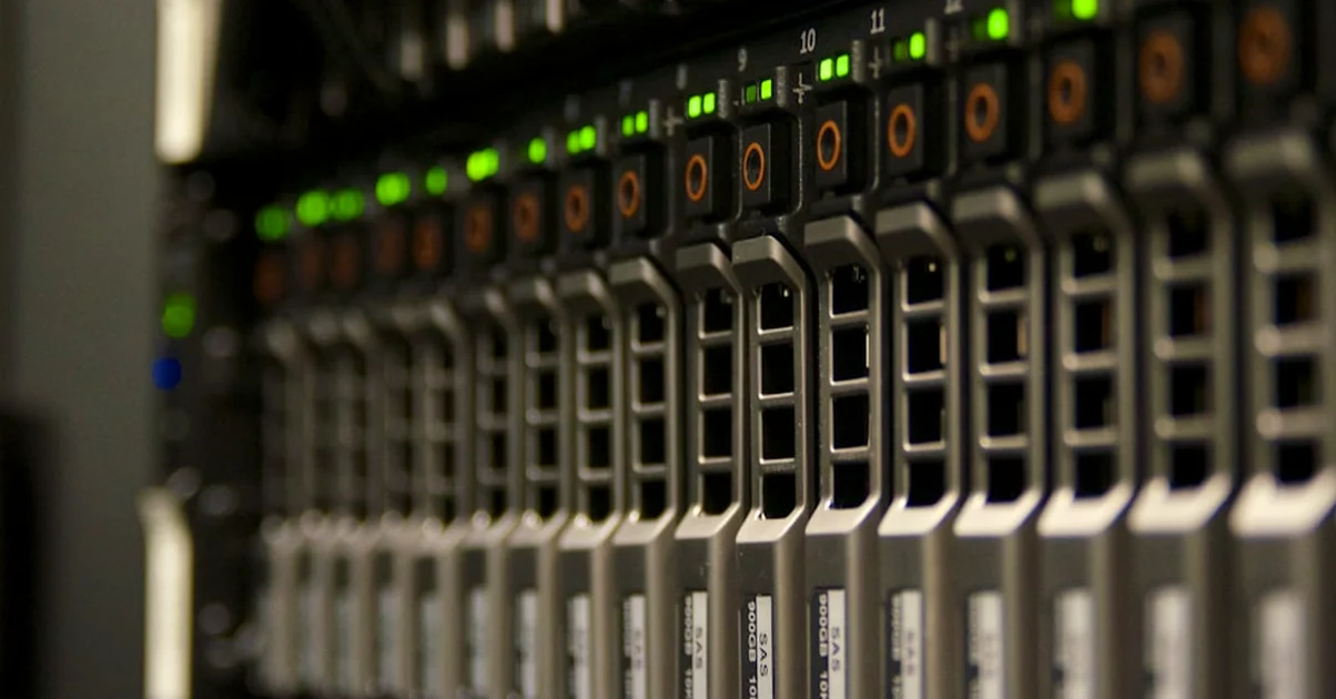 Tu benchmark de hosting WP falla si no simula visitas